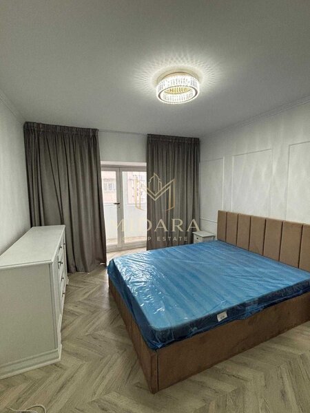 Unirii, 3 camere, 92 mp, vedere bulevard, 1100 €/luna.