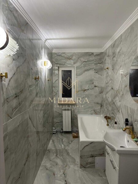 Unirii, 3 camere, 92 mp, vedere bulevard, 1100 €/luna.
